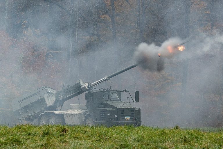 Archer: автоматизована колісна САУ з дистанційним заряджанням